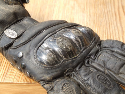 Fingerkn&ouml;chel - unverletzt (okay, kleiner Finger gebrochen...)